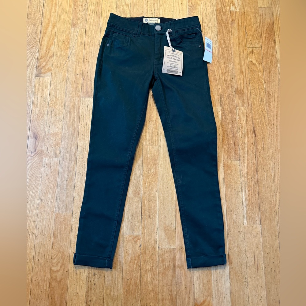 Democracy skinny spruce green skinny ankle Jean NWT
